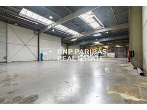 Local d’activités dans Lisses à louer Photo de l’immeuble– Image 2 sur 9