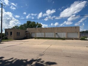 1814 E Ave NE, Cedar Rapids, IA à louer Photo intérieure– Image 1 sur 9