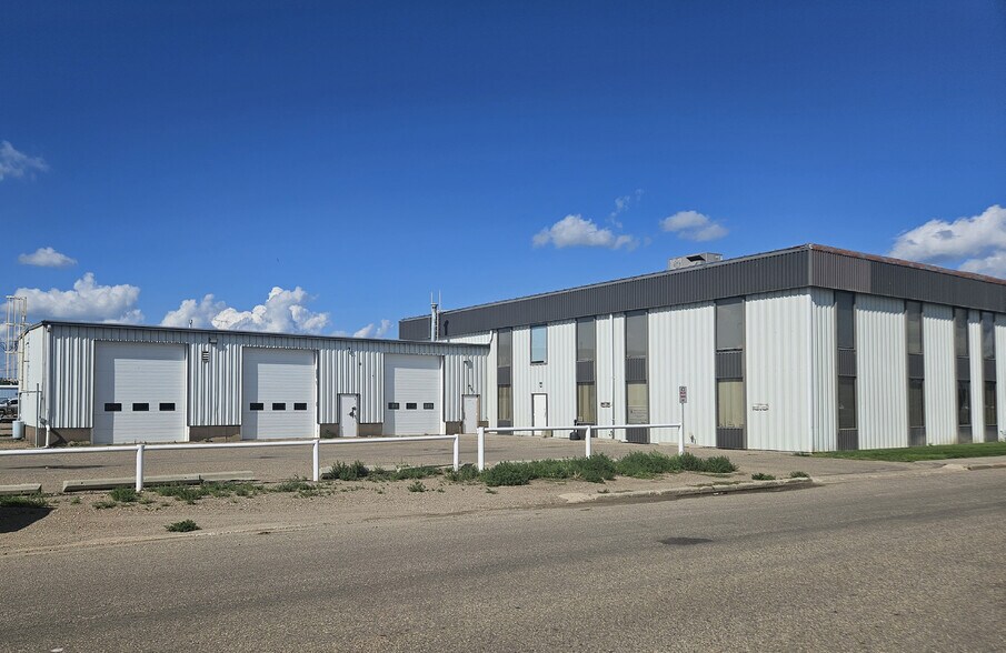 303 8 St E, Brooks, AB à vendre - Photo de l’immeuble – Image 2 sur 9