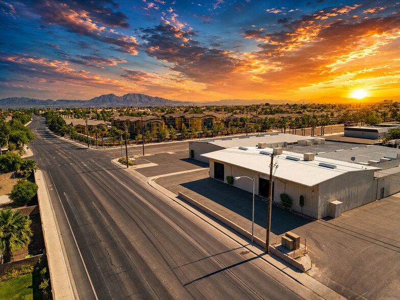 2017 W Gowan Rd, North Las Vegas, NV à vendre - Photo de l’immeuble – Image 3 sur 8