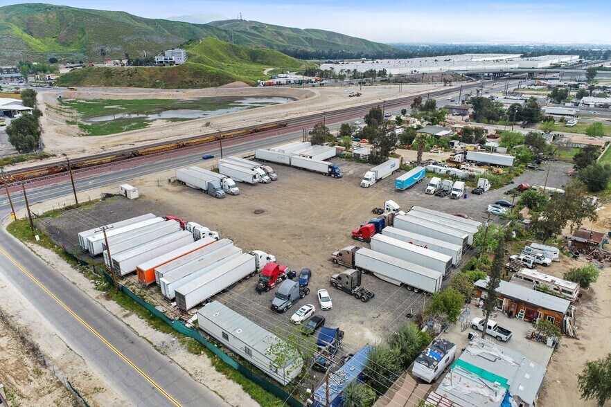 2035 W 1st St, San Bernardino, CA à vendre - Photo principale – Image 1 sur 5