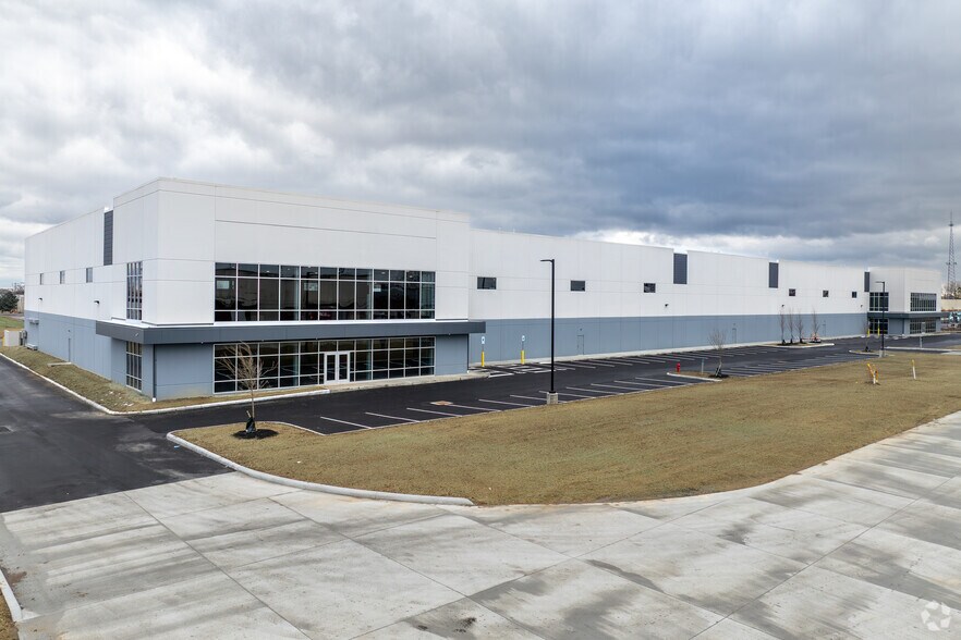 900 Distribution Dr, Columbus, OH à louer - Photo principale – Image 3 sur 3