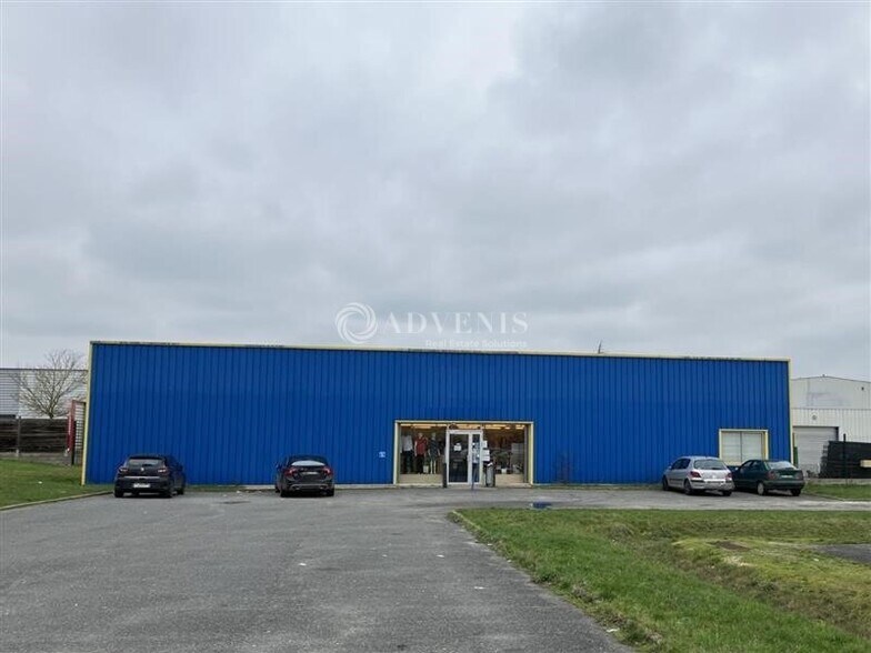 Local commercial dans Saint-Germain-du-Puy à vendre - Photo de l’immeuble – Image 1 sur 3