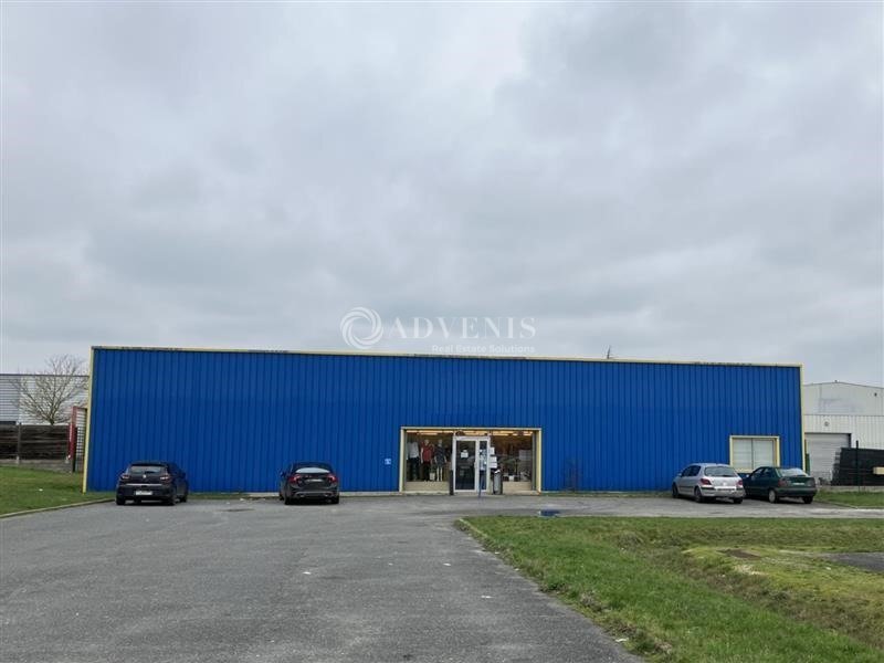Local commercial dans Saint-Germain-du-Puy à vendre Photo de l’immeuble– Image 1 sur 4