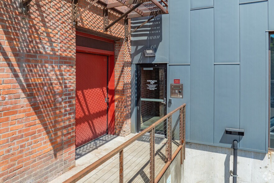 1821 E Dock St, Tacoma, WA à louer - Photo de l’immeuble – Image 3 sur 22
