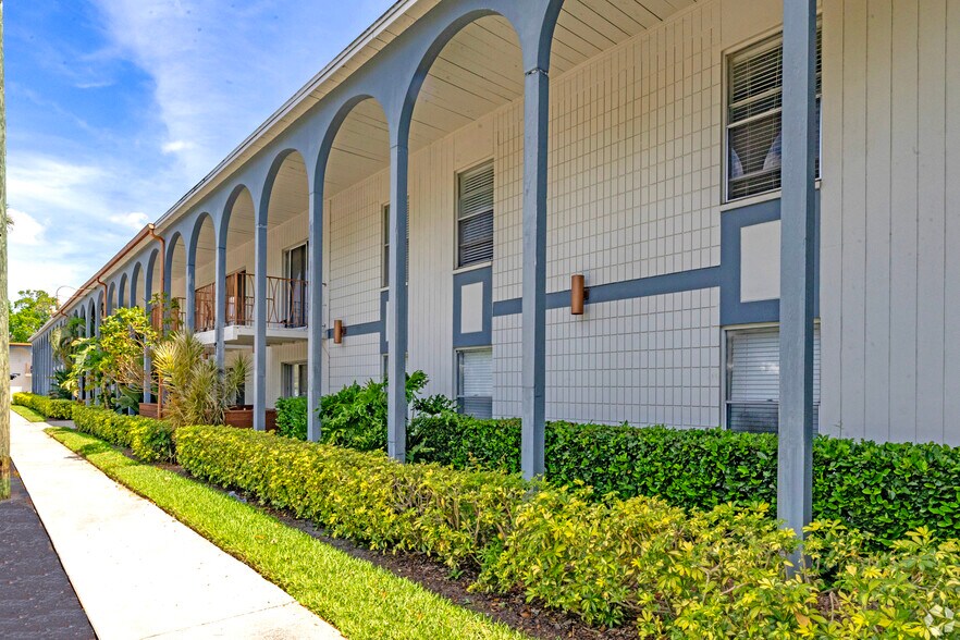 4350 W Kennedy Blvd, Tampa, FL à vendre - Photo de l’immeuble – Image 3 sur 37