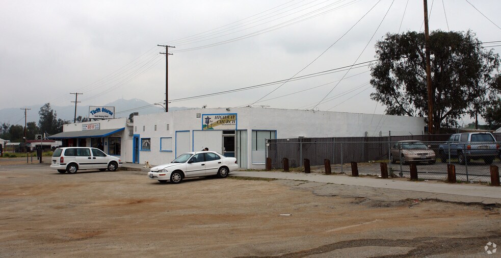 13958-13968 Old 215 Frontage Rd, Moreno Valley, CA à vendre - Photo de l’immeuble – Image 3 sur 5