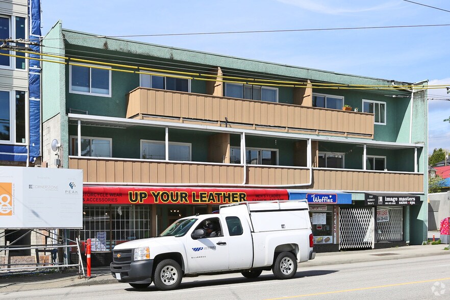 3525-3539 E Hastings St, Vancouver, BC à louer - Photo principale – Image 1 sur 19