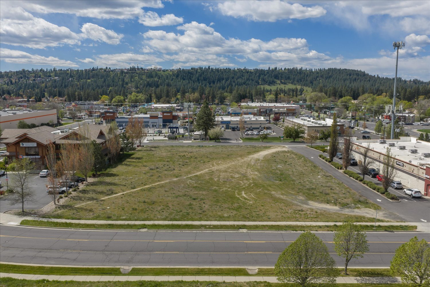 9320 N Colton St, Spokane, WA à vendre Photo de l’immeuble– Image 1 sur 14