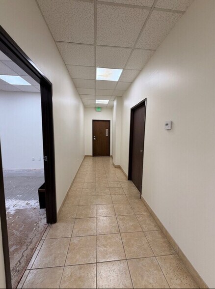4717 Van Nuys Blvd, Sherman Oaks, CA à louer - Photo de l’immeuble – Image 3 sur 10