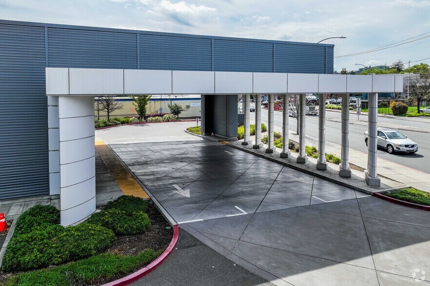2860 N Main St, Walnut Creek, CA à vendre - Photo de l’immeuble – Image 3 sur 6