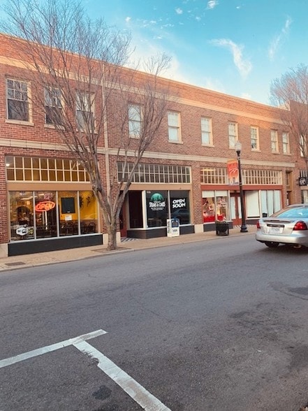 200-208 E Washington St, Suffolk, VA à vendre - Photo de l’immeuble – Image 2 sur 13