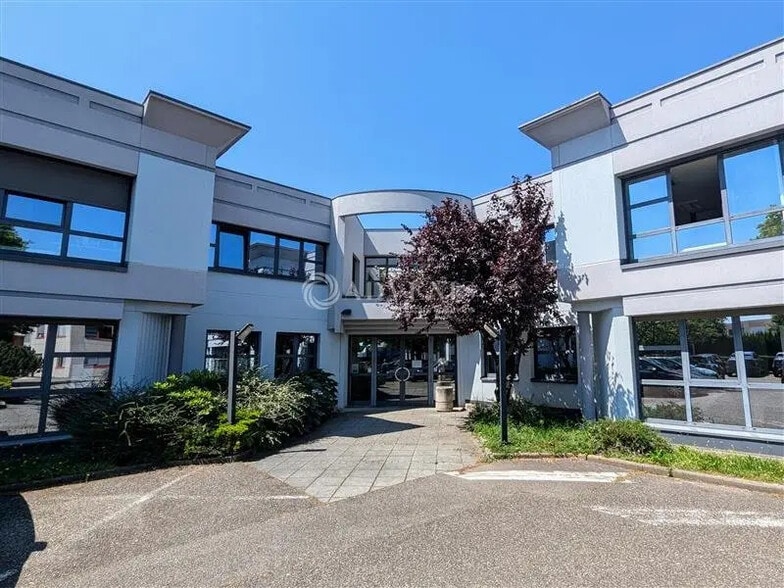 Bureau dans Eckbolsheim à vendre - Photo de l’immeuble – Image 1 sur 8