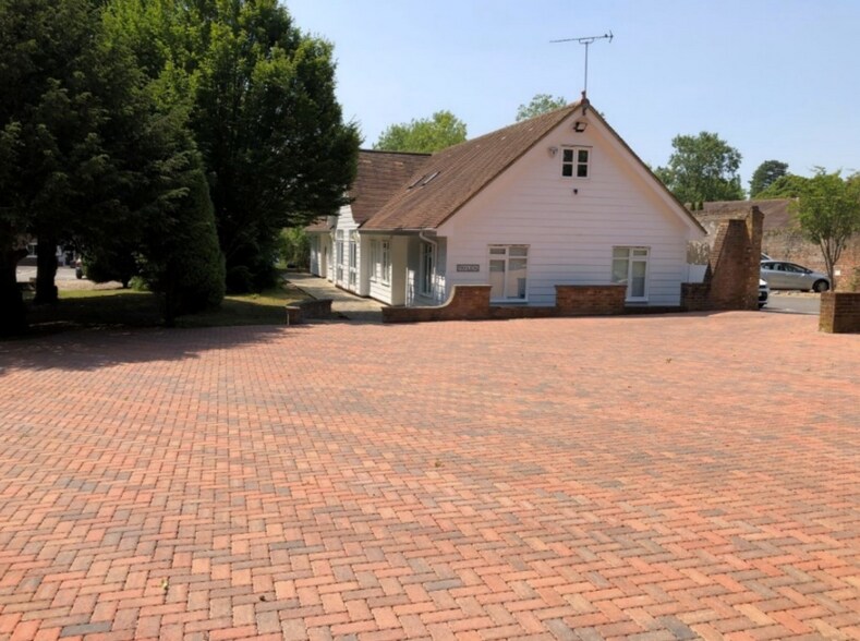 Chesham Rd, Berkhamsted à louer - Photo de l’immeuble – Image 3 sur 4