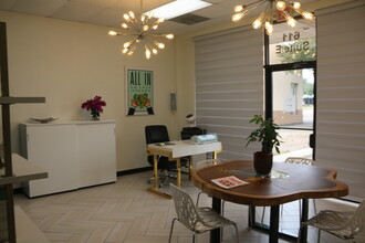 611-A-611-E Mccoll St, McAllen, TX à louer Hall d’entrée– Image 2 sur 7