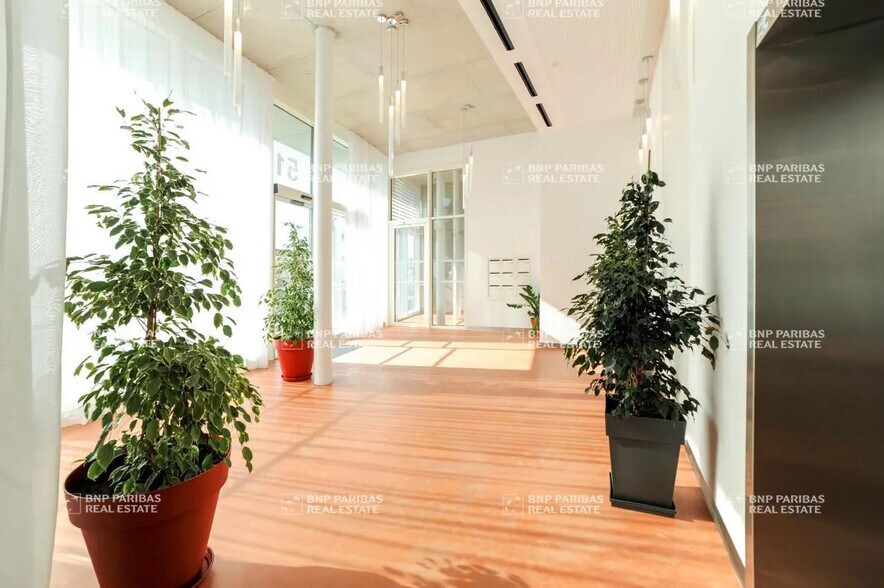 Bureau dans Nice à louer - Photo de l’immeuble – Image 3 sur 15