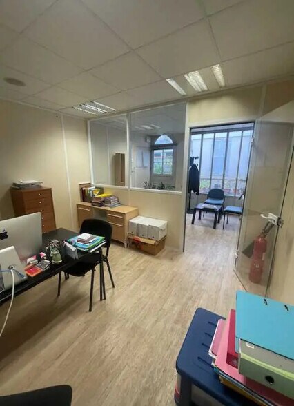 Bureau dans Paris à louer - Photo de l’immeuble – Image 2 sur 13