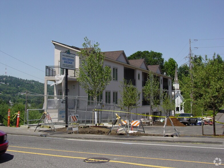 8055-8065 SE Grand Ave, Portland, OR à vendre - Photo de l’immeuble – Image 3 sur 8