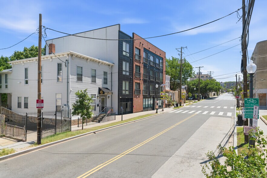 1512 Marion Barry Ave SE, Washington, DC à vendre - Photo de l’immeuble – Image 2 sur 63