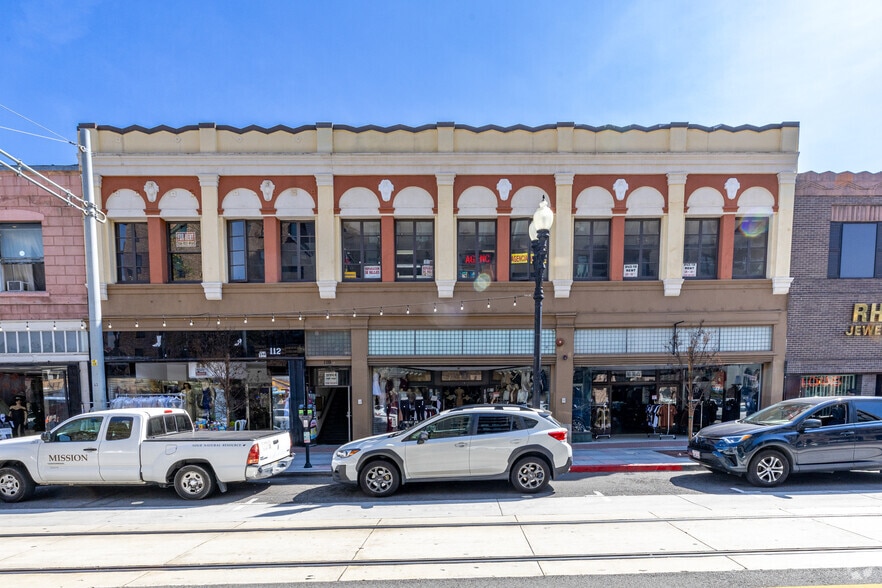 108-110 E 4th St, Santa Ana, CA à louer - Photo principale – Image 3 sur 6