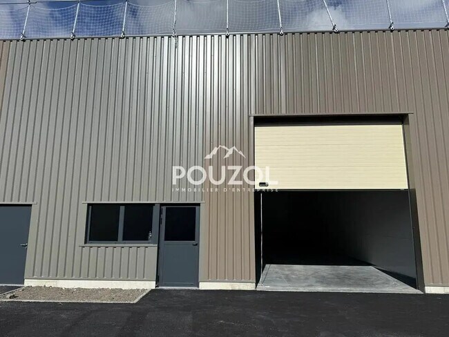 Plus de détails pour Local d'activités à louer