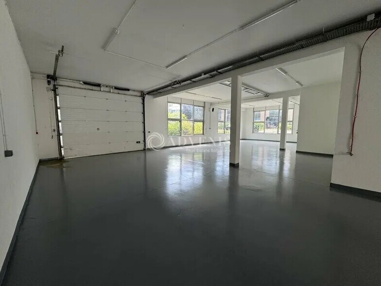 Local d’activités dans Villiers-sur-Marne à louer - Photo de l’immeuble – Image 2 sur 6