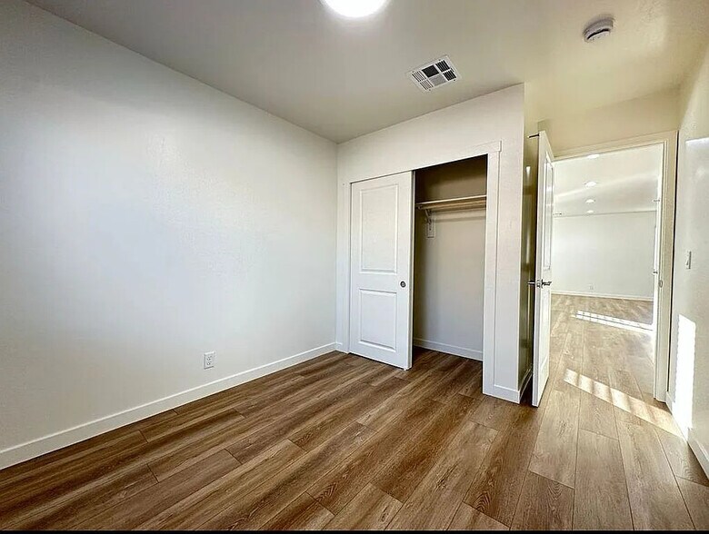 1340 Mariposa ave, Ridgecrest, CA à vendre - Photo de l’immeuble – Image 3 sur 6