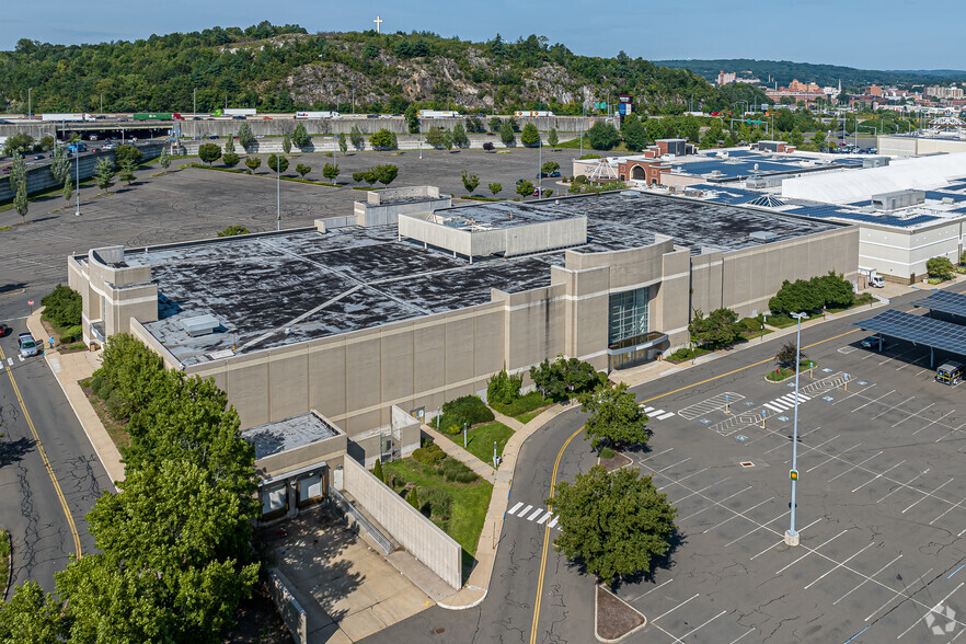 425-525 Union St, Waterbury, CT à louer - Photo de l’immeuble – Image 3 sur 21