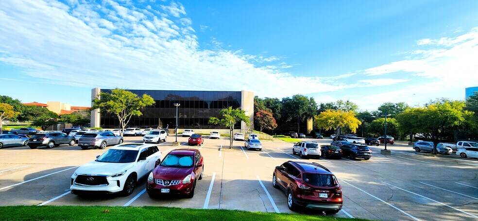 4545 Fuller Dr, Irving, TX à louer - Photo de l’immeuble – Image 3 sur 39