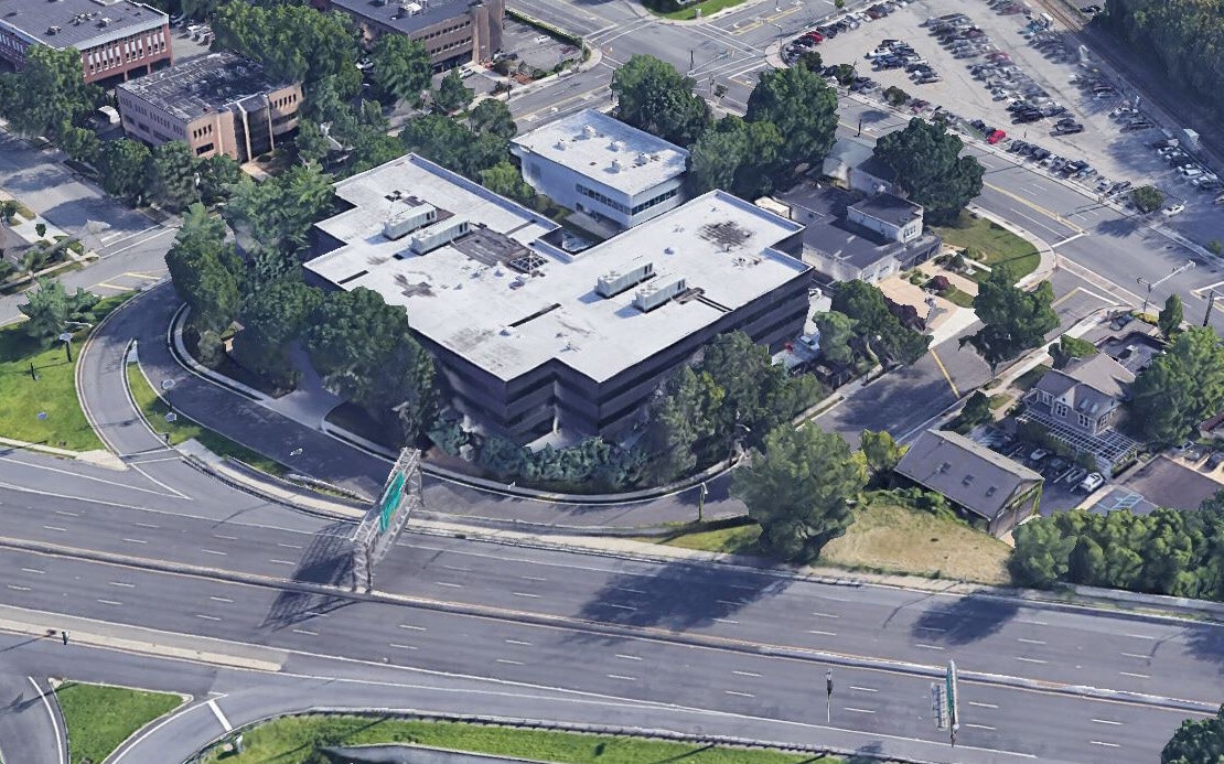 70 Grand Ave, River Edge, NJ à louer Photo de l’immeuble– Image 1 sur 8