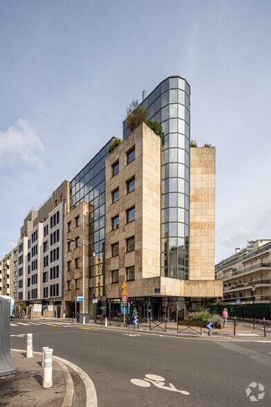 Bureau dans Boulogne-Billancourt à louer - Photo de l’immeuble – Image 2 sur 2