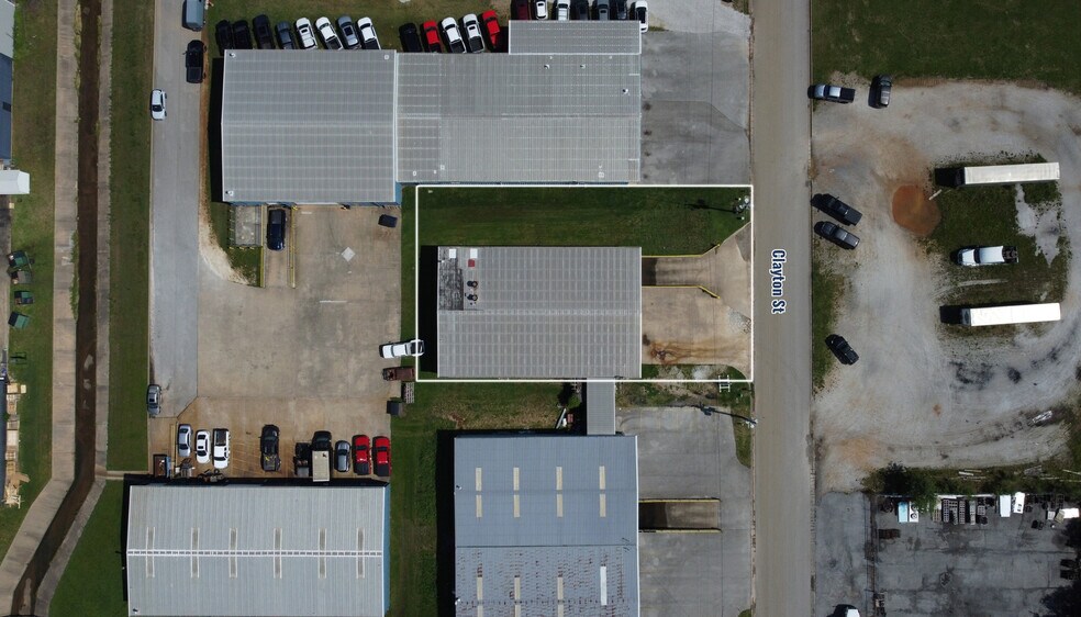 908 Clayton St, Springdale, AR à louer - Photo de l’immeuble – Image 3 sur 15
