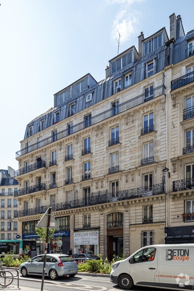 1 Rue De Châteaudun, Paris à louer - Photo de l’immeuble – Image 2 sur 5