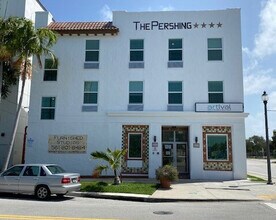 2320 N Dixie Hwy, West Palm Beach, FL à louer Photo de l’immeuble– Image 1 sur 10