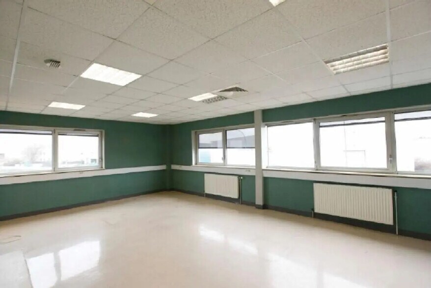 Industriel/Logistique dans Mitry-Mory à louer - Photo de l’immeuble – Image 3 sur 8