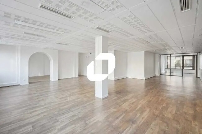 Plus de détails pour 125 Rue Aristide Briand, Levallois-Perret - Bureau à louer