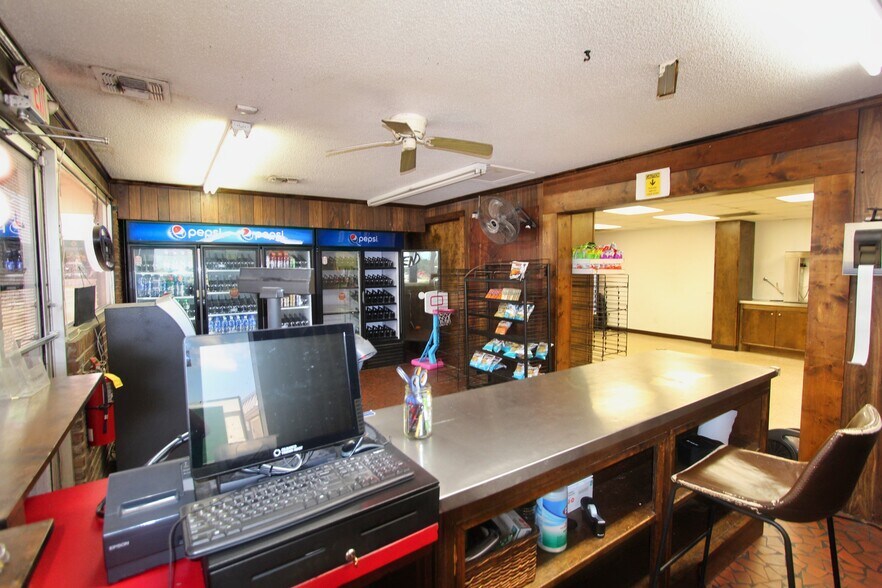 1301 N Cashua Dr, Florence, SC à louer - Photo de l’immeuble – Image 3 sur 13