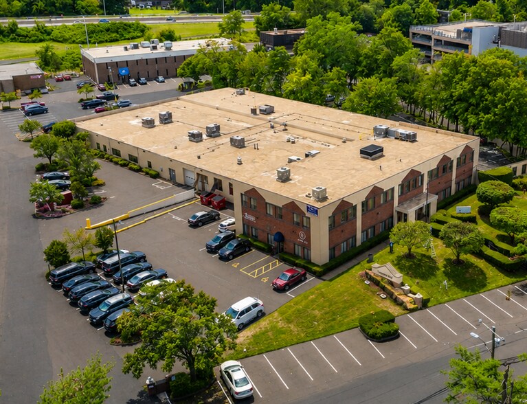 30 Commerce Rd, Stamford, CT à louer - Photo de l’immeuble – Image 2 sur 8