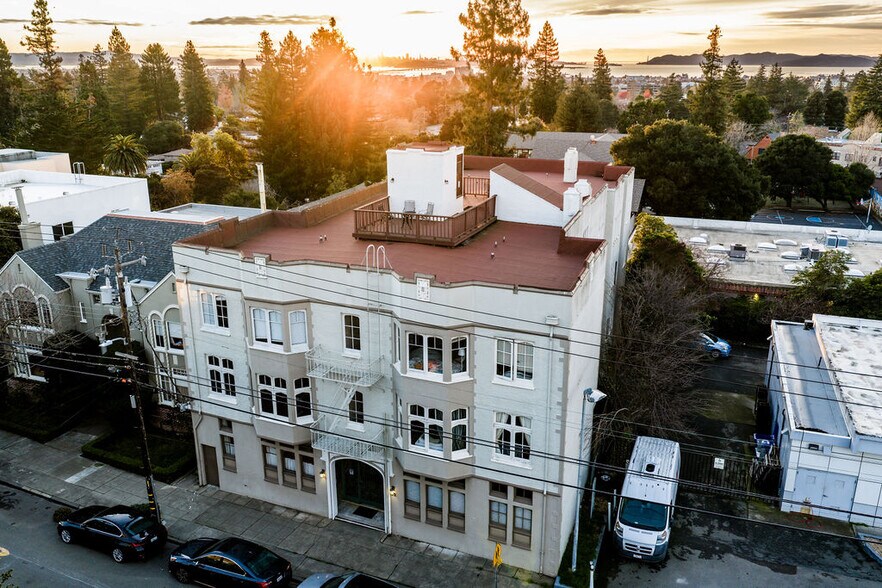 22 Domingo Ave, Berkeley, CA à vendre - Photo principale – Image 1 sur 22