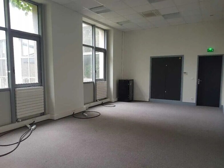 Bureau dans Levallois-Perret à louer - Photo de l’immeuble – Image 3 sur 5