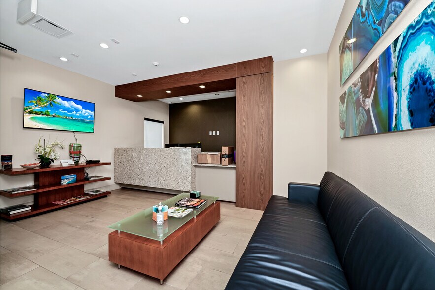 1601 W Colonial Dr, Orlando, FL à louer - Photo de l’immeuble – Image 2 sur 14