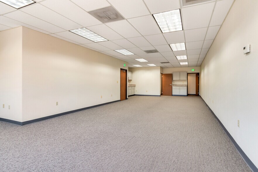 538 E Stuart Ave, Redlands, CA à louer - Photo intérieure – Image 3 sur 6