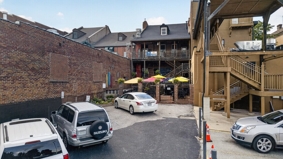 138 N Main St, Saint Charles, MO à vendre - Photo de l’immeuble – Image 3 sur 9