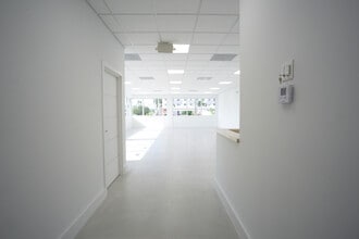 7811 NW 7th Ave, Miami, FL à louer Photo de l’immeuble– Image 2 sur 12