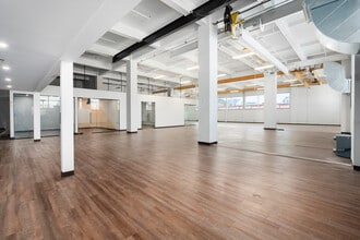 4760 Rue Acorn, Montréal, QC à louer Photo intérieure– Image 1 sur 7