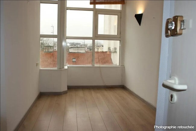 Plus de détails pour Local d'activités à louer