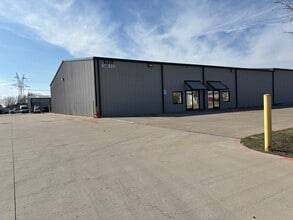 1919 Golden Heights Rd, Fort Worth, TX à louer Photo de l’immeuble– Image 1 sur 8