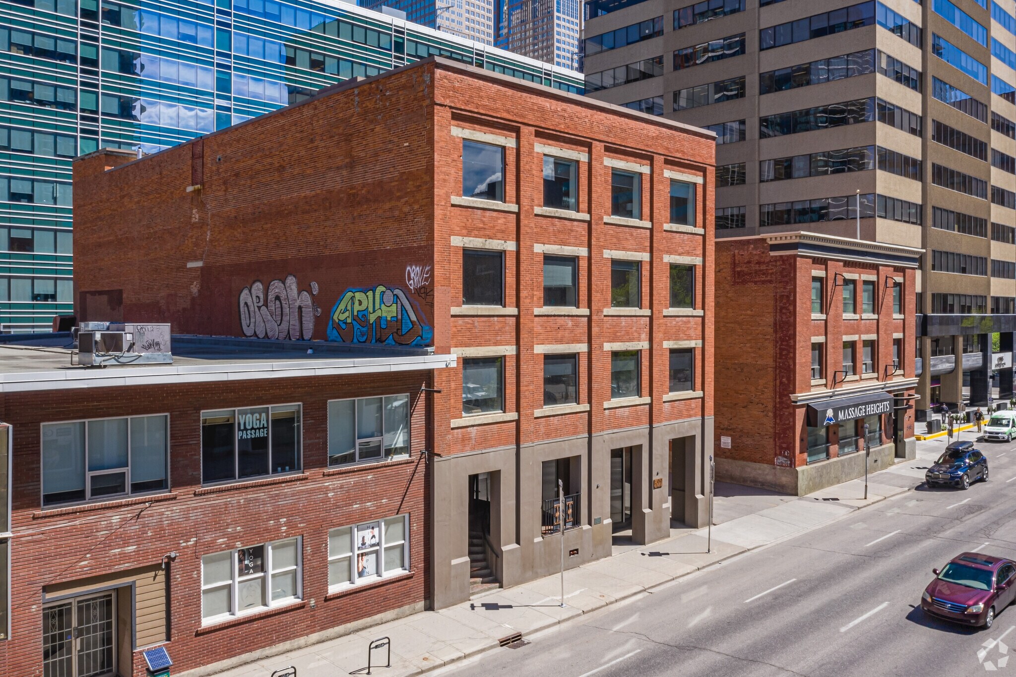 522 11th Ave SW, Calgary, AB à louer Photo principale– Image 1 sur 3