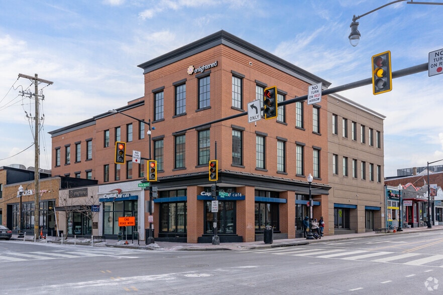1209 Marion Barry Ave SE, Washington, DC à louer - Photo principale – Image 1 sur 9