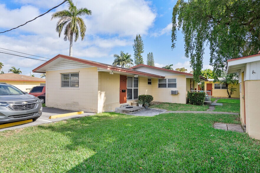 227-235 SE 1st St, Dania Beach, FL à vendre - Photo de l’immeuble – Image 3 sur 20